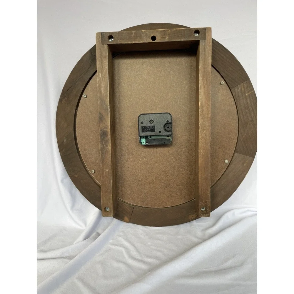 New England Clock Company wall round NOT WORKING